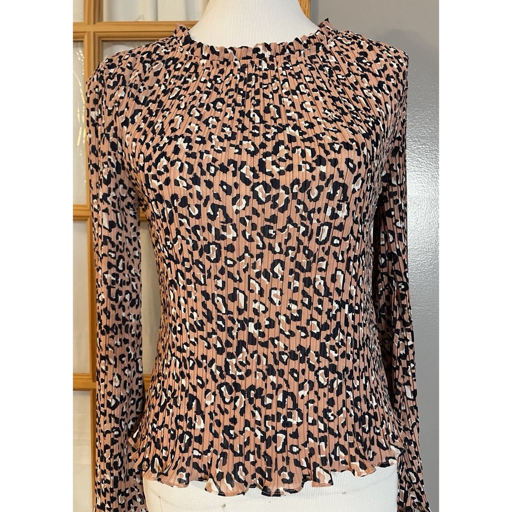 Code x Mode Pleated Blouse Sz M Animal Print Peach Navy Bell Sleeve Modern City